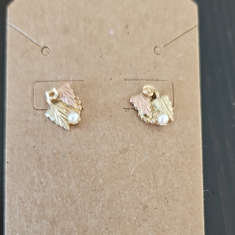 Elegant 10k Blackhills Gold Leaf And Pearl Earrings